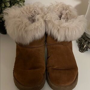 UGG women’s size 10 faux fur trimmed bootie